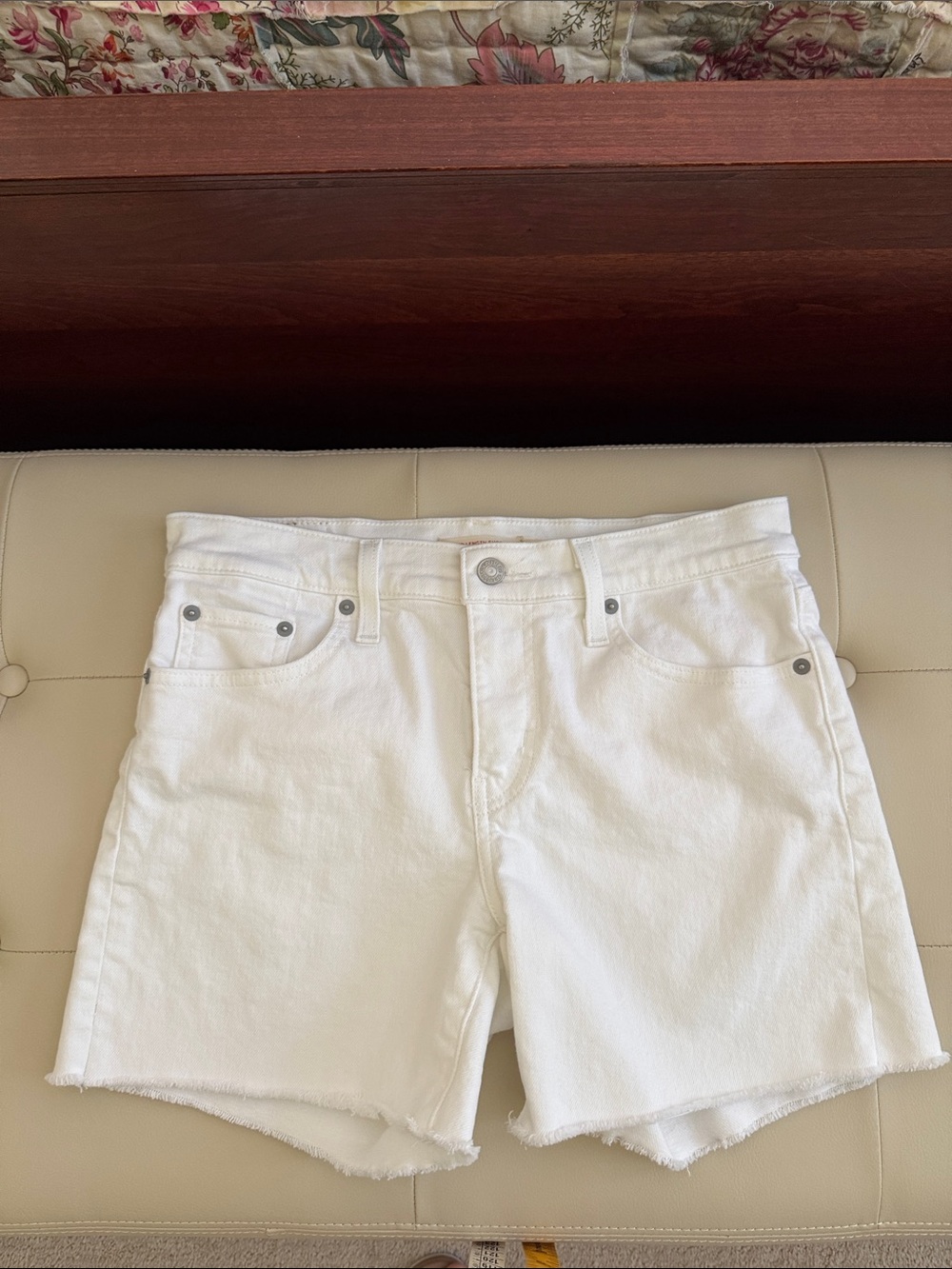 Levi’s Mid-length shorts